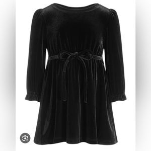 EUC INC girls holiday dress (Macy’s) black velvet holiday size 4-5 girls